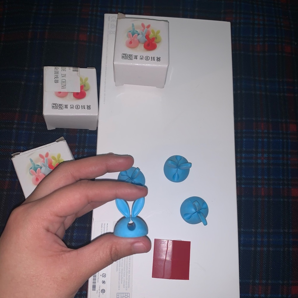 Mini CableDrop Adhesive Cable Clips - Picture 3 of 4